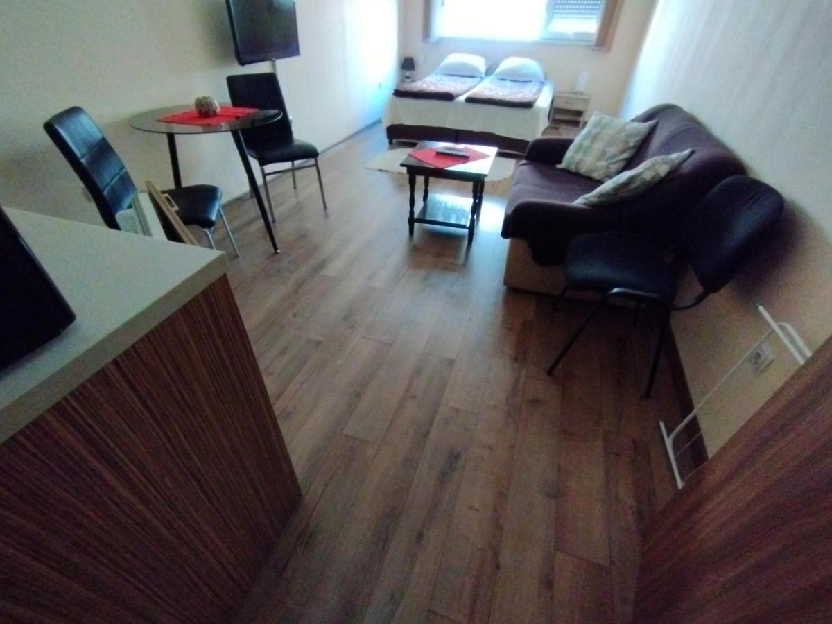 Studio Zora Burgas City Exterior foto