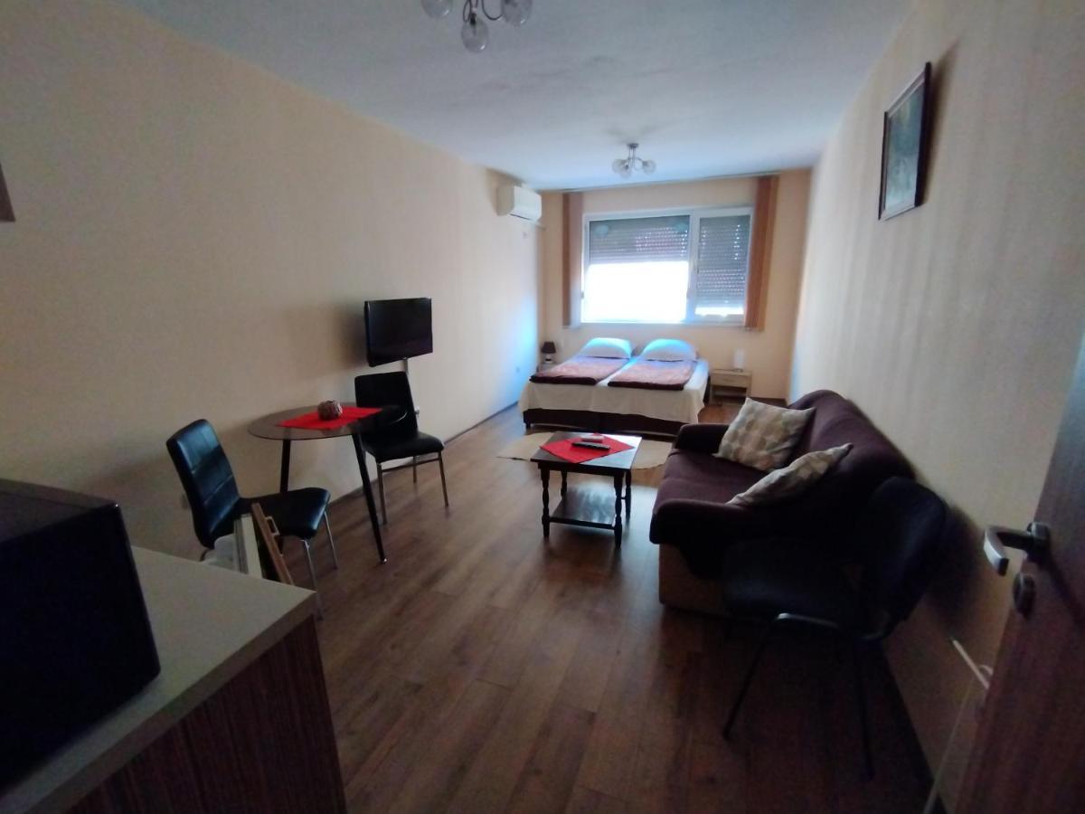 Studio Zora Burgas City Exterior foto